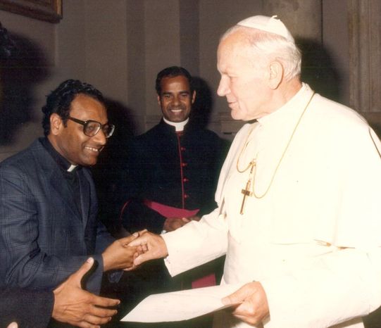 Fr.Xavier Rajan with Pope Johnpaul2